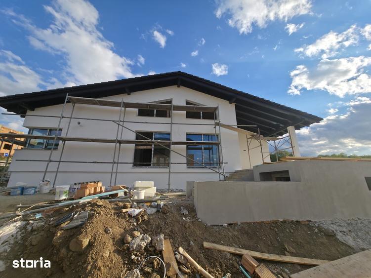 Casă cu 4 camere cu Teren 700 Mp în Livezeni