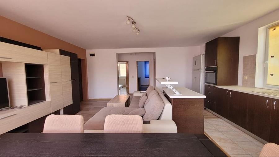 Apartament cu 3 camere decomandat în Dumbrăvița