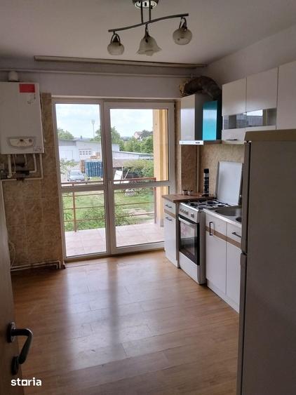 Apartament cu 3 camere decomandat în Trei Stejari