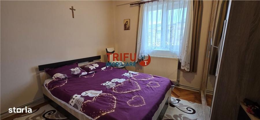 Apartament cu 3 camere decomandat în Cetate