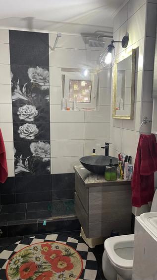 Apartament cu 2 camere decomandat în Confecții