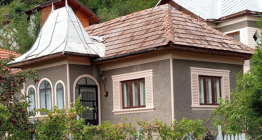 Casă cu 3 camere cu Teren 1106 Mp în Bezdead