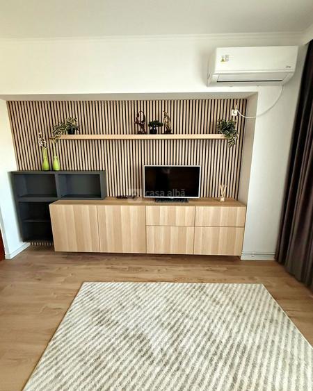 Apartament cu 2 camere decomandat, mobilat în Central