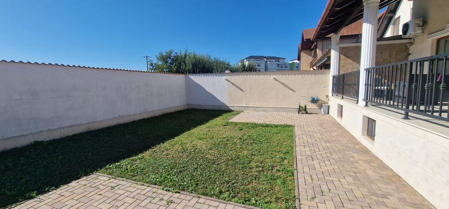 Casă individuală cu 4 camere cu Canalizare în Tineretului