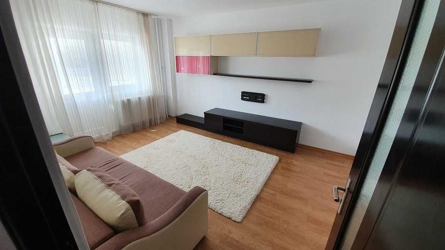 Apartament cu 2 camere decomandat, mobilat în Est
