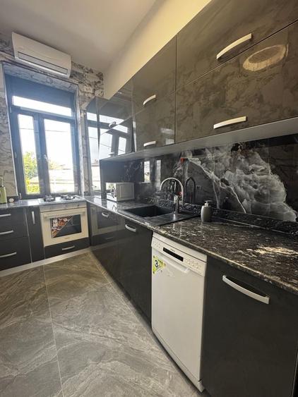Apartament cu 3 camere decomandat, mobilat în Tineretului