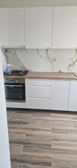 Apartament cu 3 camere decomandat în Exterior Vest