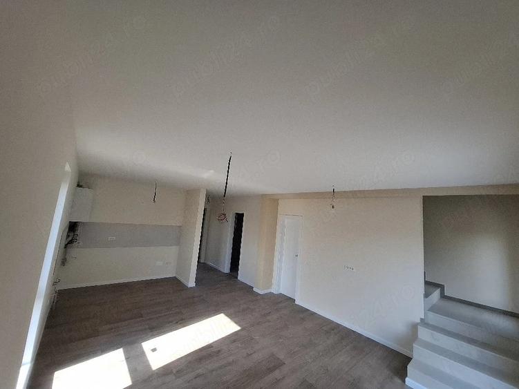 Casă cu 4 camere cu Teren 732 Mp în Urseni