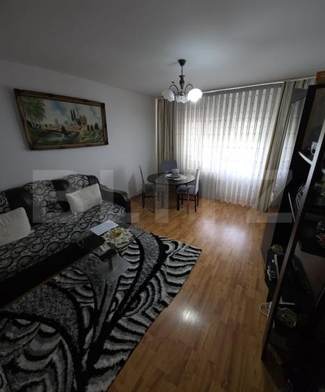 Apartament spațios, de vanzare, cu 4 camere, zona Han - 2