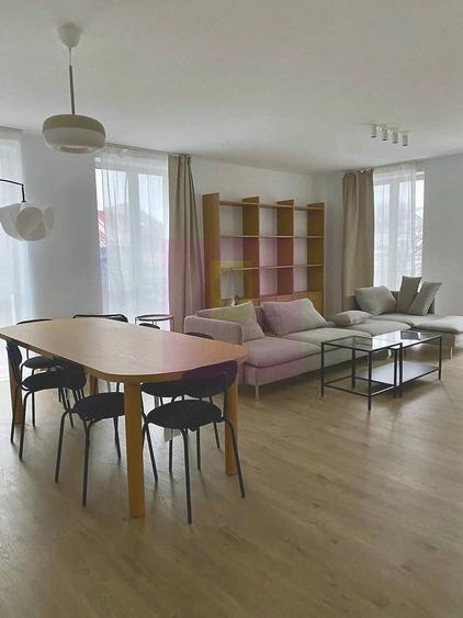 Apartament cu 3 camere decomandat în Central