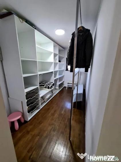 Casă cu 5 camere cu Teren 4500 Mp în Bătești