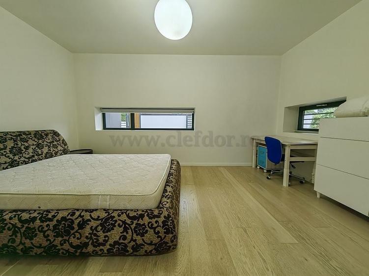 Casă individuală cu 6 camere cu Piscina în Iancu Nicolae