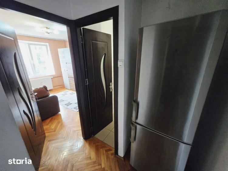 Apartament cu 3 camere semidecomandat în Rogerius