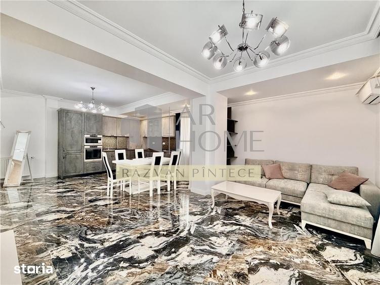 Apartament cu 3 camere decomandat în Republicii