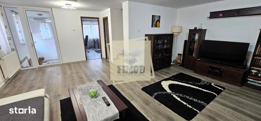 Casă cu 10 camere cu Teren 1195 Mp în Roșia