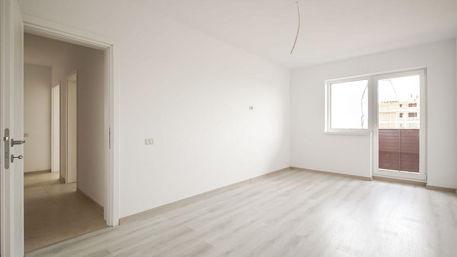 Apartament cu 3 camere decomandat în Sânpetru