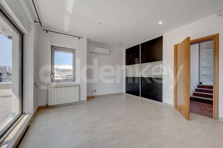 Apartament cu 4 camere semidecomandat, mobilat în Dorobanți