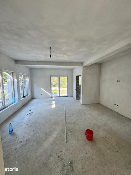 Casă cu 5 camere cu Teren 200 Mp în Central