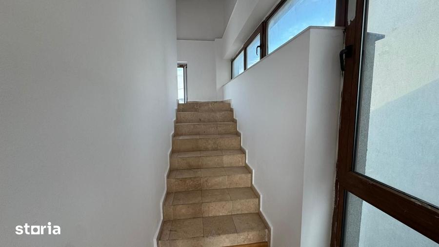 Apartament cu 3 camere în Lunei