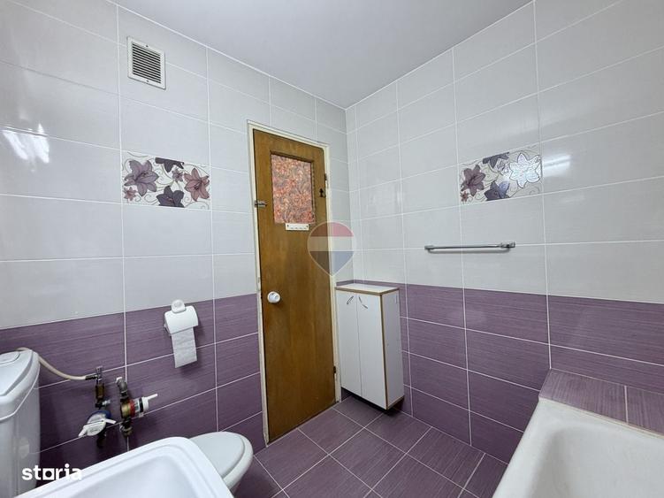 Apartament cu 3 camere semidecomandat în Dobroești