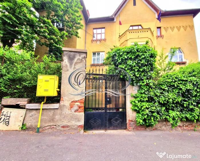 Apartament cu 3 camere semidecomandat, mobilat în Central