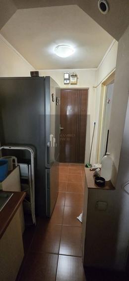 Apartament cu 2 camere semidecomandat, mobilat în Brâncoveanu