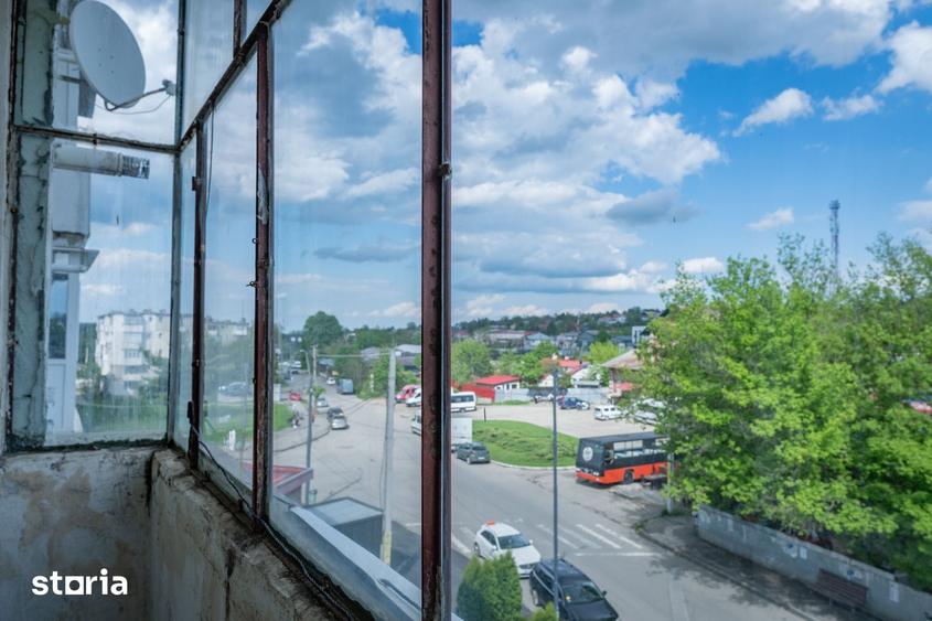 Apartament cu 3 camere semidecomandat în Central