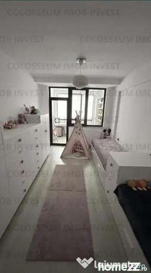 Apartament cu 3 camere decomandat în Tractorul