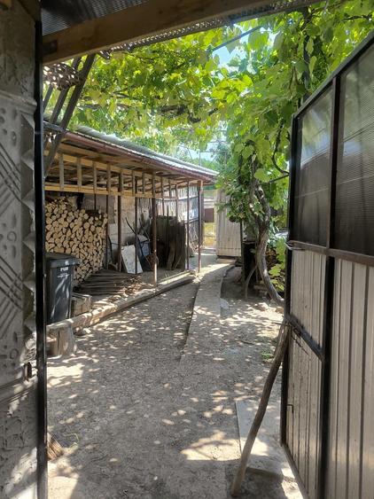 Casa 5 camere + anexe, mobilata, teren 400 mp Balaneasa, Bacau - 8