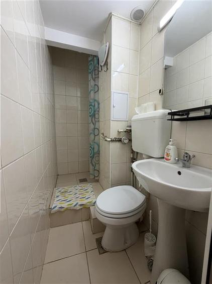 Apartament cu 2 camere nedecomandat în Podu Roș