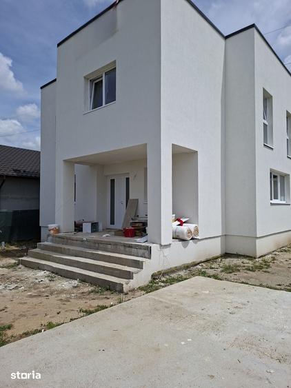 Casă cu 5 camere cu Teren 350 Mp în Central