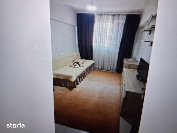 Apartament cu 2 camere decomandat în Tei