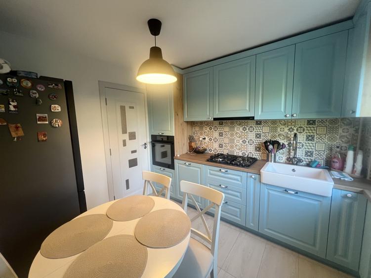 Apartament, 3 camere, 64 mp utili, etaj 3, decomandat - Piata Doina - 9
