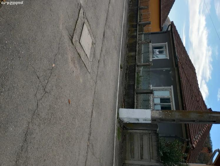 Casă cu 3 camere în Subcetate