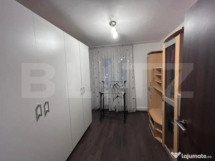 Apartament cu 4 camere decomandat în Rovine
