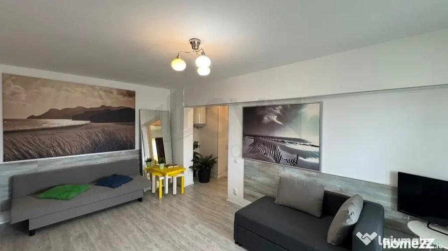 Apartament cu 3 camere semidecomandat în Ștefan cel Mare