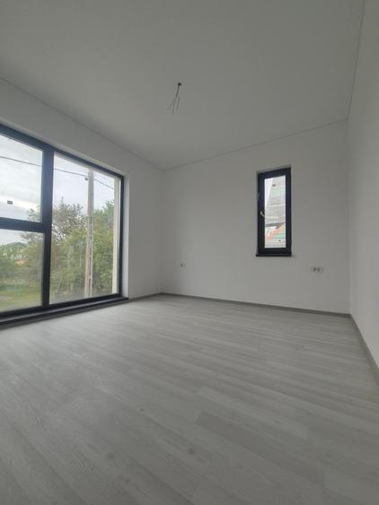 Casa 5 Camere,  Curte, Loc de Parcare,Terasa Circulabila - 11