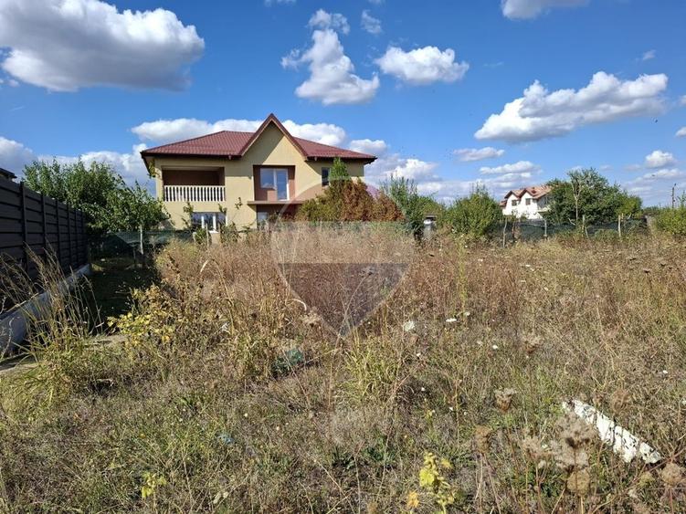 Teren Construcții intravilan de 800 mp, în Tânganu