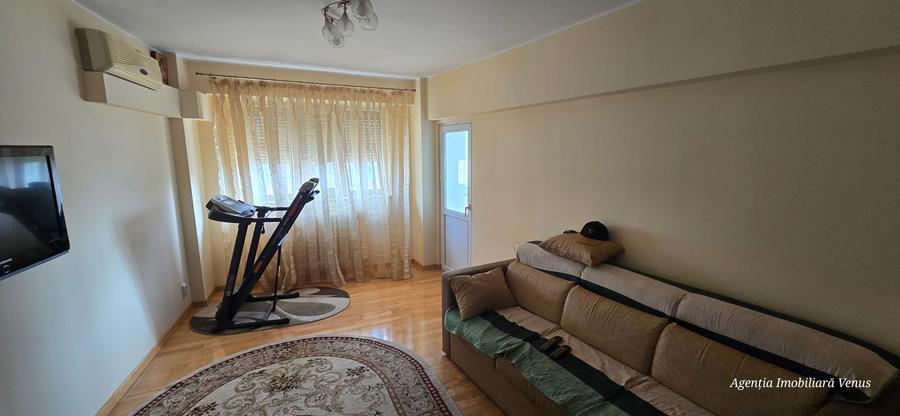 Apartament cu 4 camere în Central