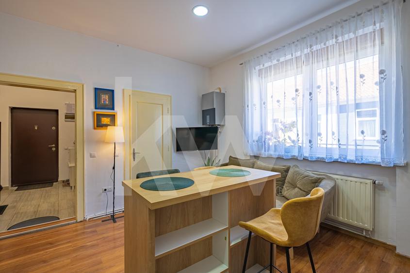 Apartament cu 2 camere semidecomandat, mobilat în Lupeni