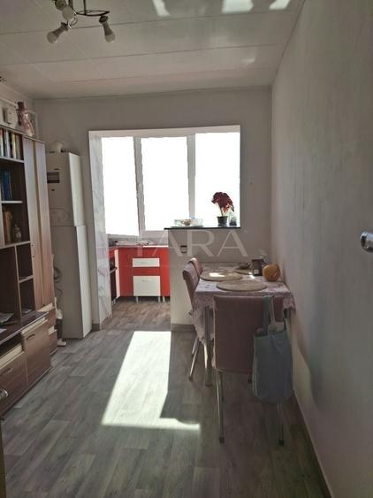 Apartament 2 camere decomandat, etaj 1, renovat parțial. - 4