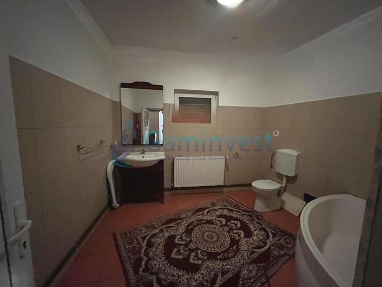 Casă individuală cu 4 camere cu Canalizare în Ultracentral