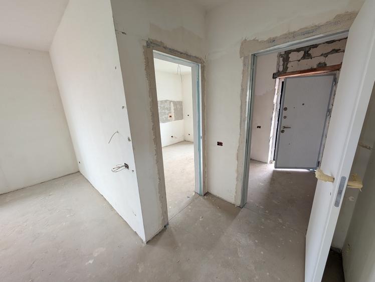 Casă individuală cu 6 camere cu Garaj în Tunari