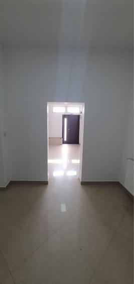 Spațiu comercial, de 100 mp, în Onești