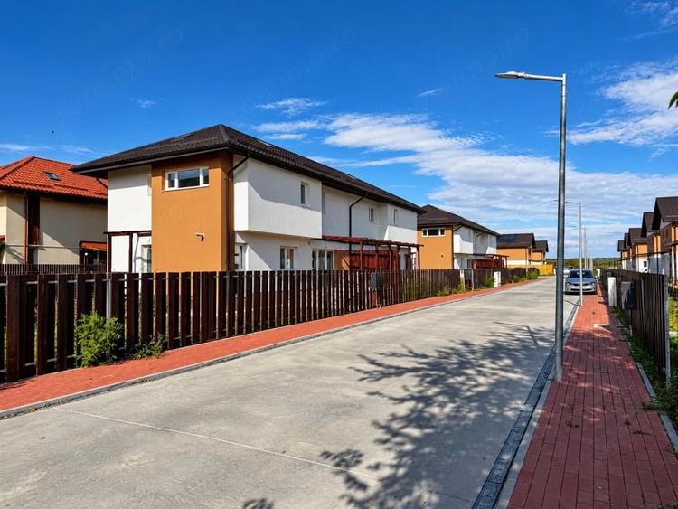 Casă cu 4 camere cu Teren 250 Mp în Central