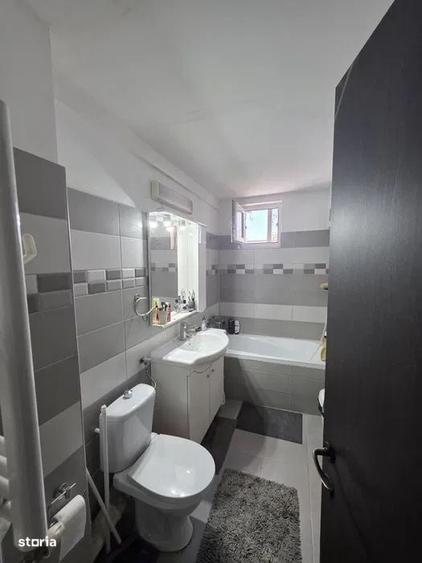 Apartament cu 3 camere în Ciupercenii Noi