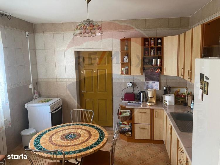 Casă cu 4 camere cu Piscina în Central
