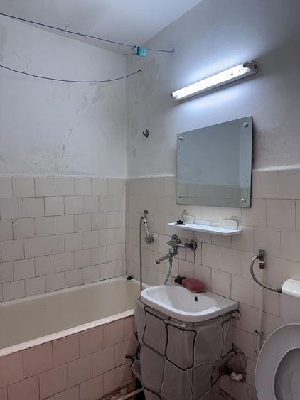 Apartament cu 2 camere semidecomandat în Calea Galați