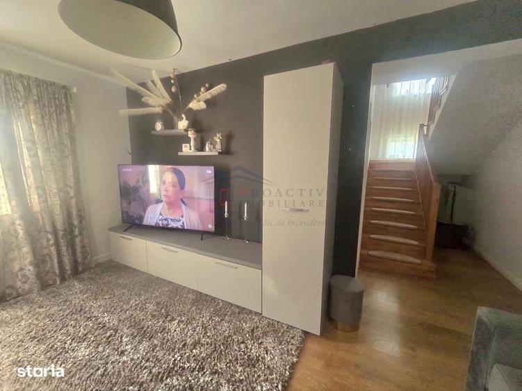 Casă cu 4 camere decomandat în Bulai