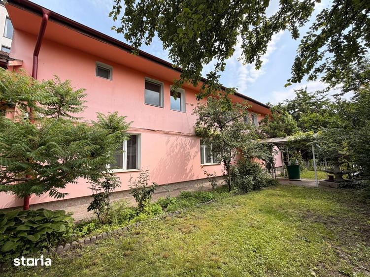Casă cu 5 camere cu Teren 400 Mp în Mărăști